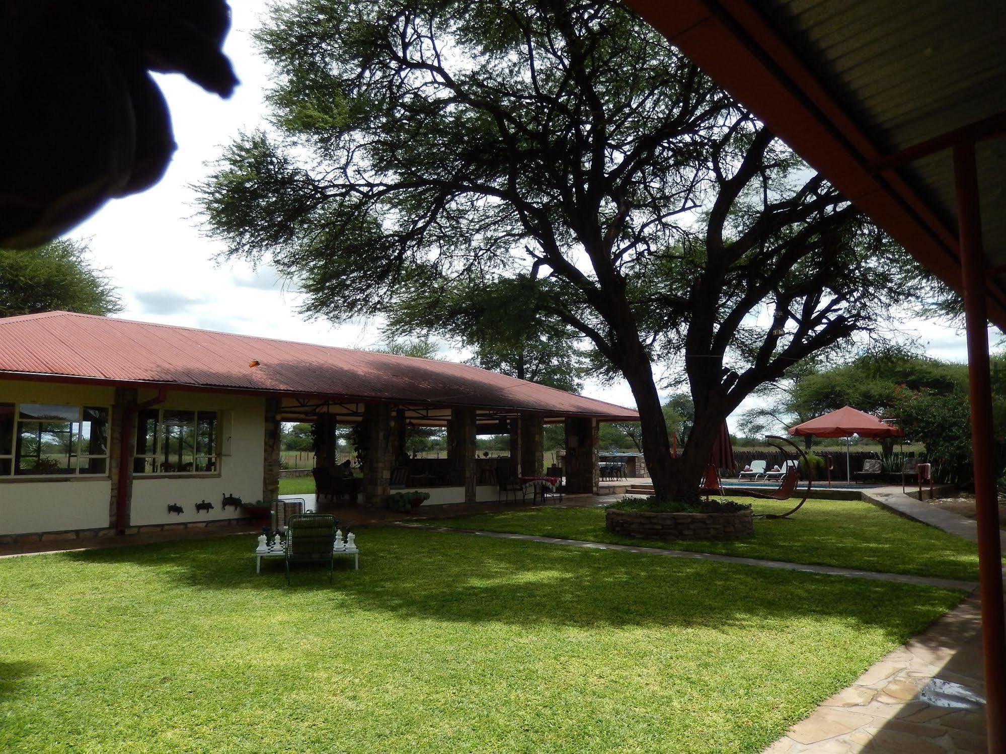 Hotel Dornhuegel Guestfarm Grootfontein Exterior foto